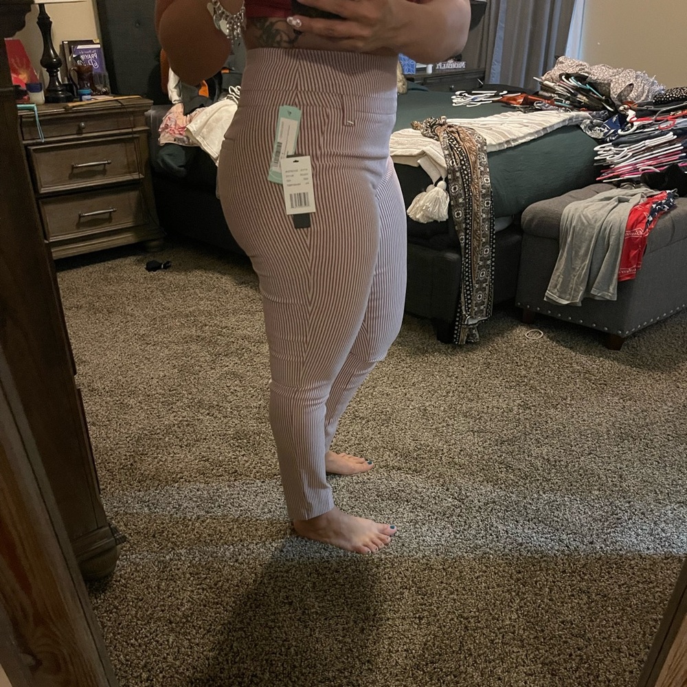 Office Attire - Picture 3 of 4